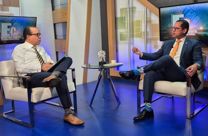 DENNIS-MORBAN-EN-DE-ENTERO-CREDITO