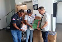 Sky Caterers RD dona útiles escolares a la Unidad Nacional de Emergencias y Desastres para beneficiar a niños vulnerables de La Caleta.
